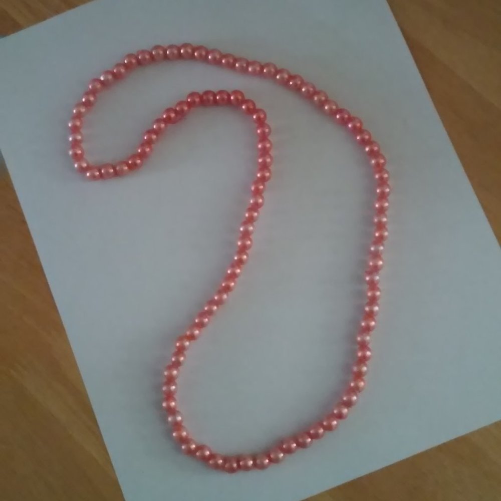 Peach Beaded Necklace No Latch Hangs Almost 14"